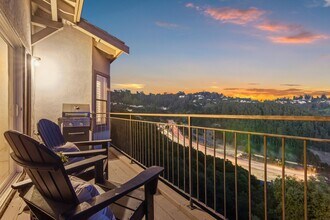 Building Photo - Spacious 4-Story Townhouse with Panoramic ...