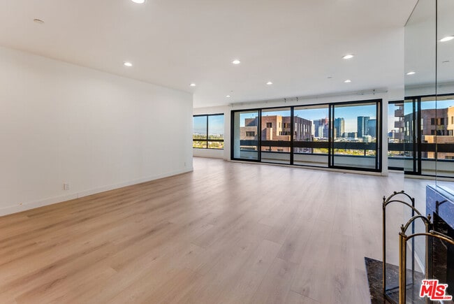 Building Photo - 10551 Wilshire Blvd