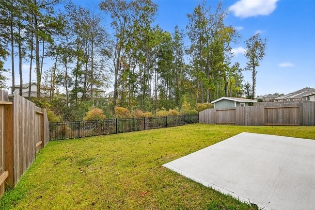 Building Photo - 79 Courageous Side Way