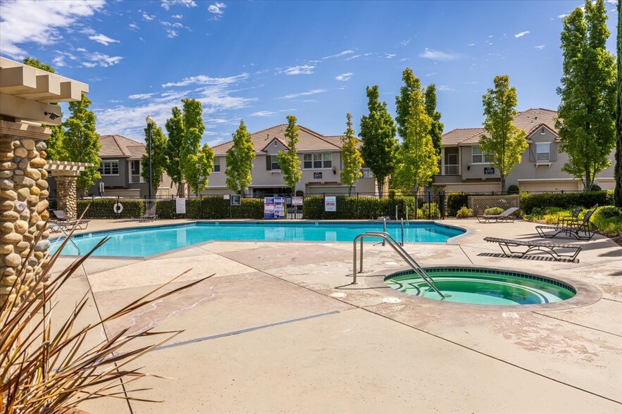 Pool/Spa Next to Clubhouse - 807 Esplanade Cir