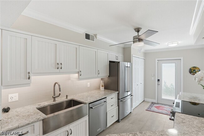Building Photo - 4945 Cougar Ct S