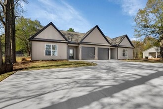 Building Photo - Southern Stays Collection