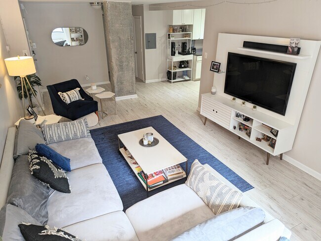 Building Photo - 1420 N St NW