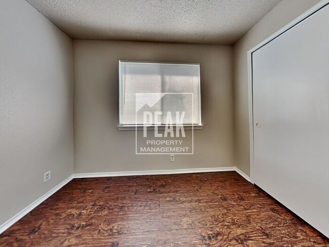Building Photo - Beautiful 3Bed/2Bath Home ready for a JULY...