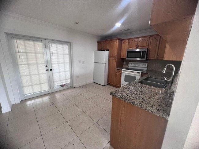 Building Photo - 1501 Meridian Rd