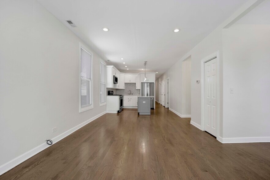 Building Photo - 1821 N Tripp Ave