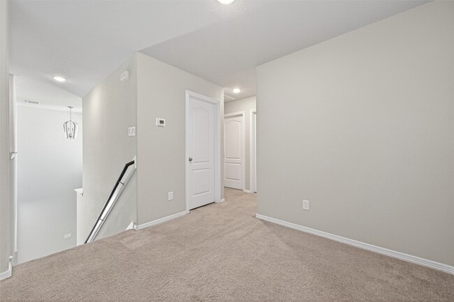 Building Photo - 25527 Valverdant Ct