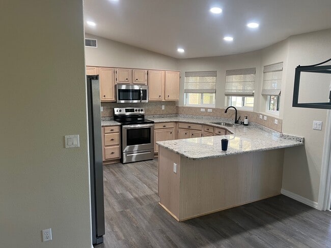 Building Photo - 3691 Tarpon Dr