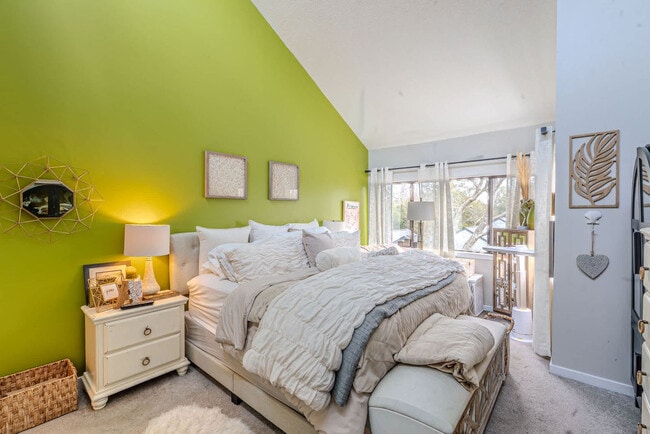 Building Photo - 137 Cordillo Pkwy