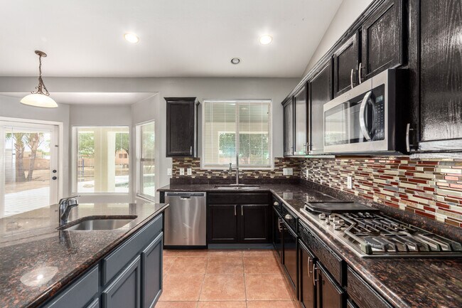 Building Photo - 10335 N Tall Cotton Dr