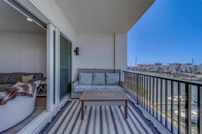 Building Photo - 400 150th Ave