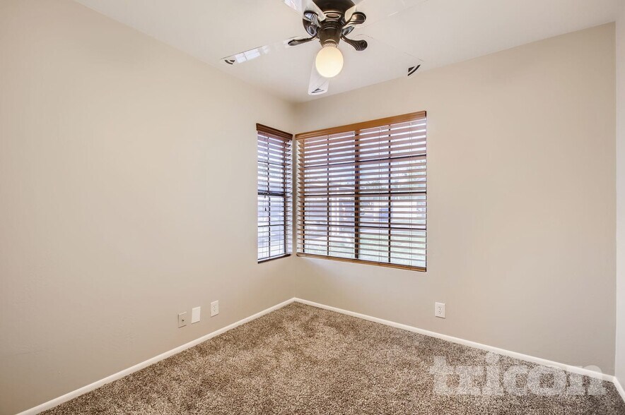 Building Photo - 2455 E Broadway Rd