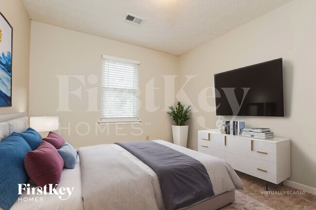 Building Photo - 6585 Evans Dr