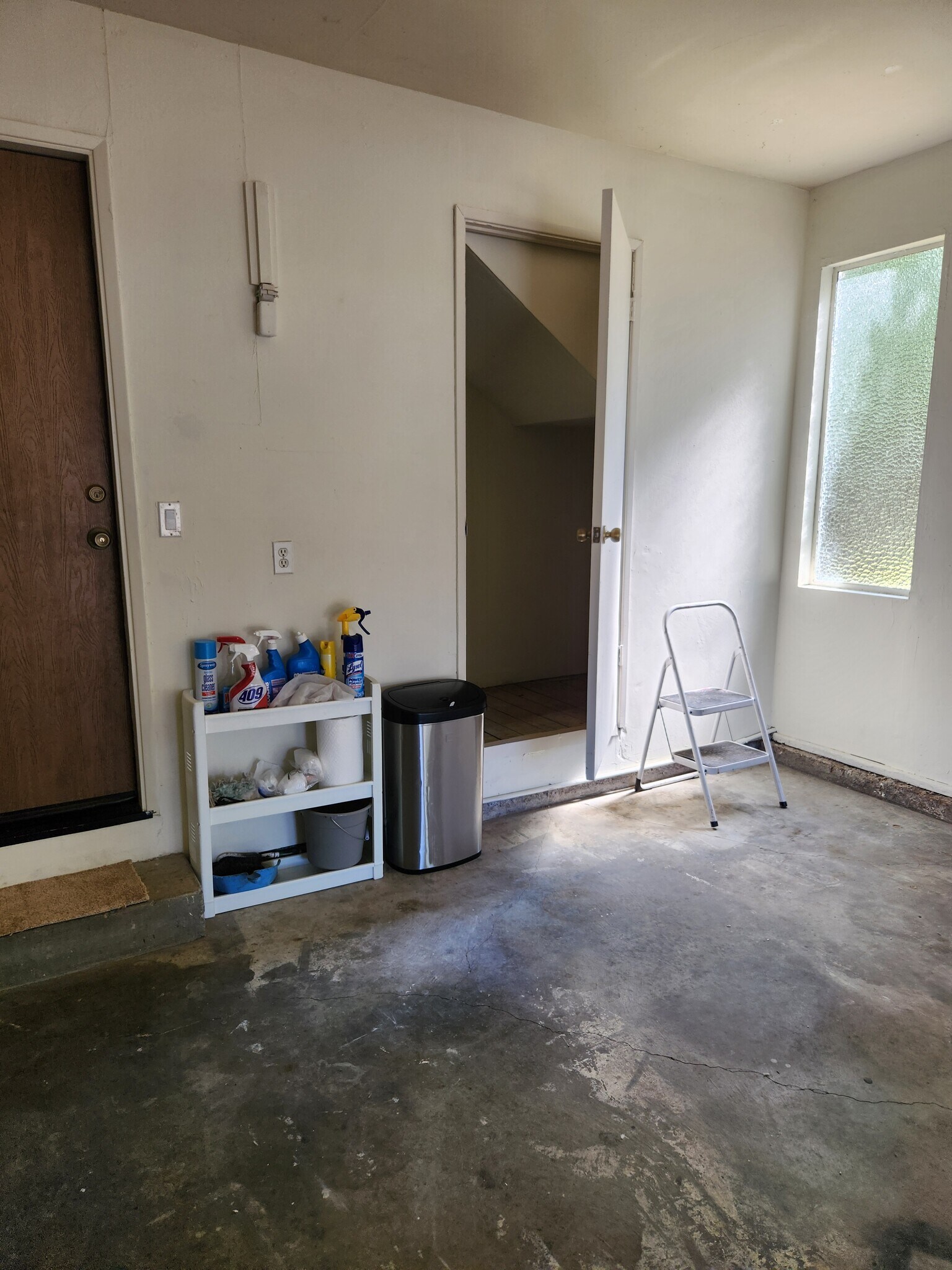 Building Photo - 6043 Leafwood Dr