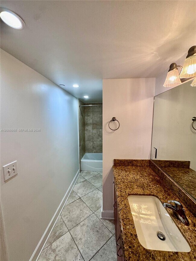 Building Photo - 401 NE 69th St