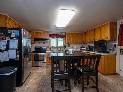 Kitchen - 4740 Juniper St