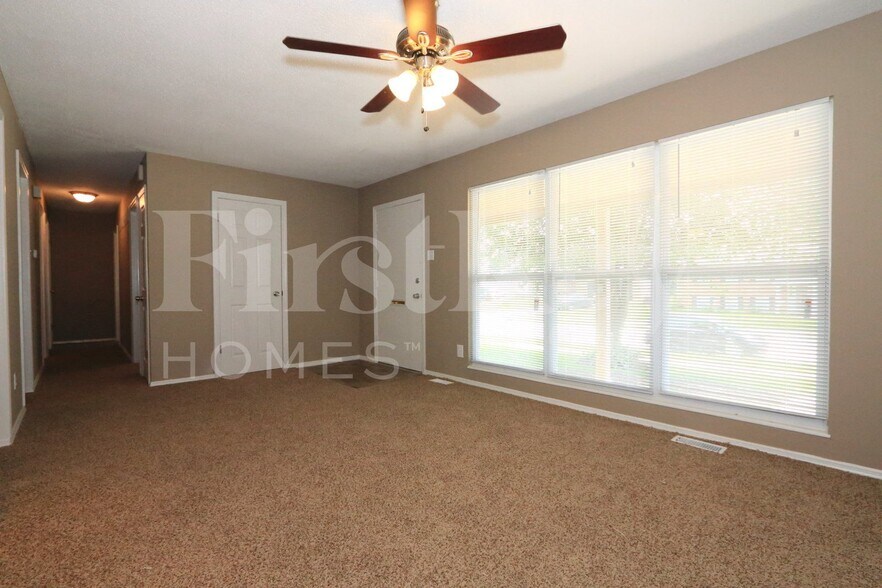 Building Photo - 2335 Bramble Ln