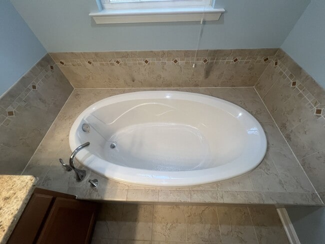 Building Photo - 13600 Warwick Longbay Dr