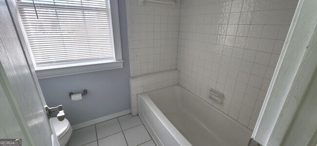 Building Photo - 201 Reeves Creek Way