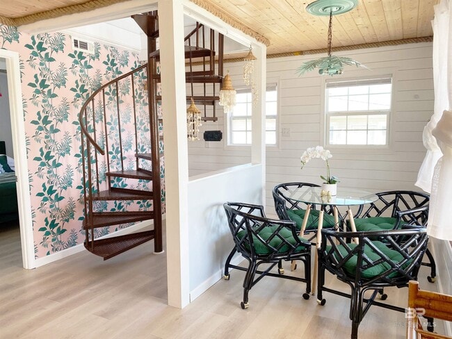 Building Photo - 450 E 1st Ave