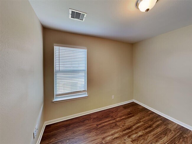 Building Photo - 8034 Singing Sonnet Ln