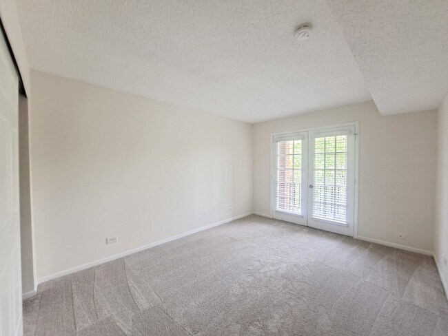 Building Photo - 520 Biesterfield Rd