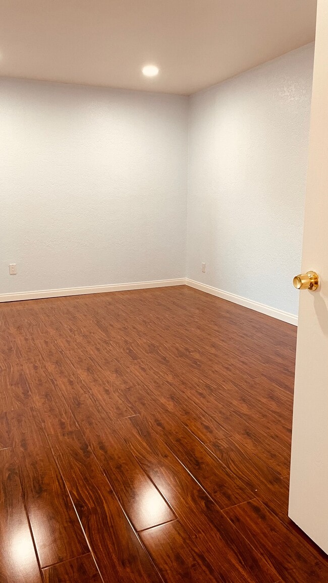 Building Photo - 515 N Jackson St