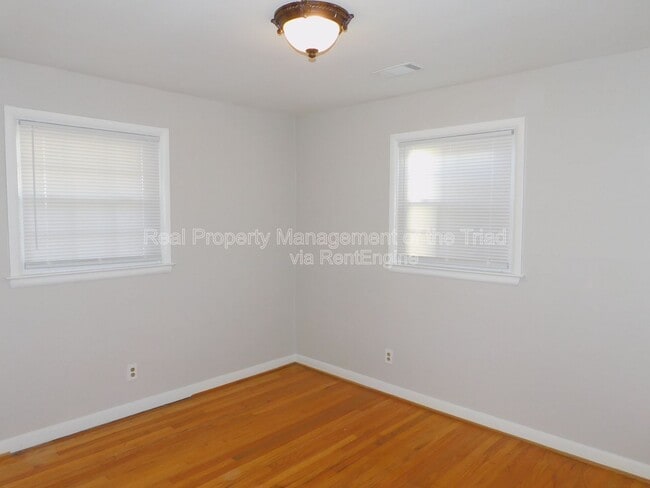 Building Photo - 1905 Palm St