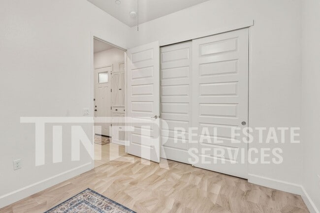 Building Photo - 4901 Peace Lily Ln