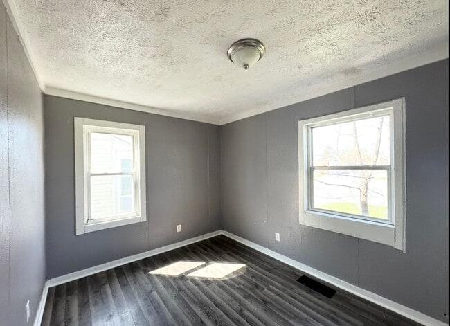 Building Photo - 3425 N Emerson Ave