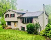 Building Photo - 51 Pine Ct