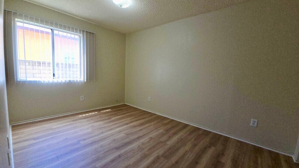 Building Photo - 5906 Challen Ave