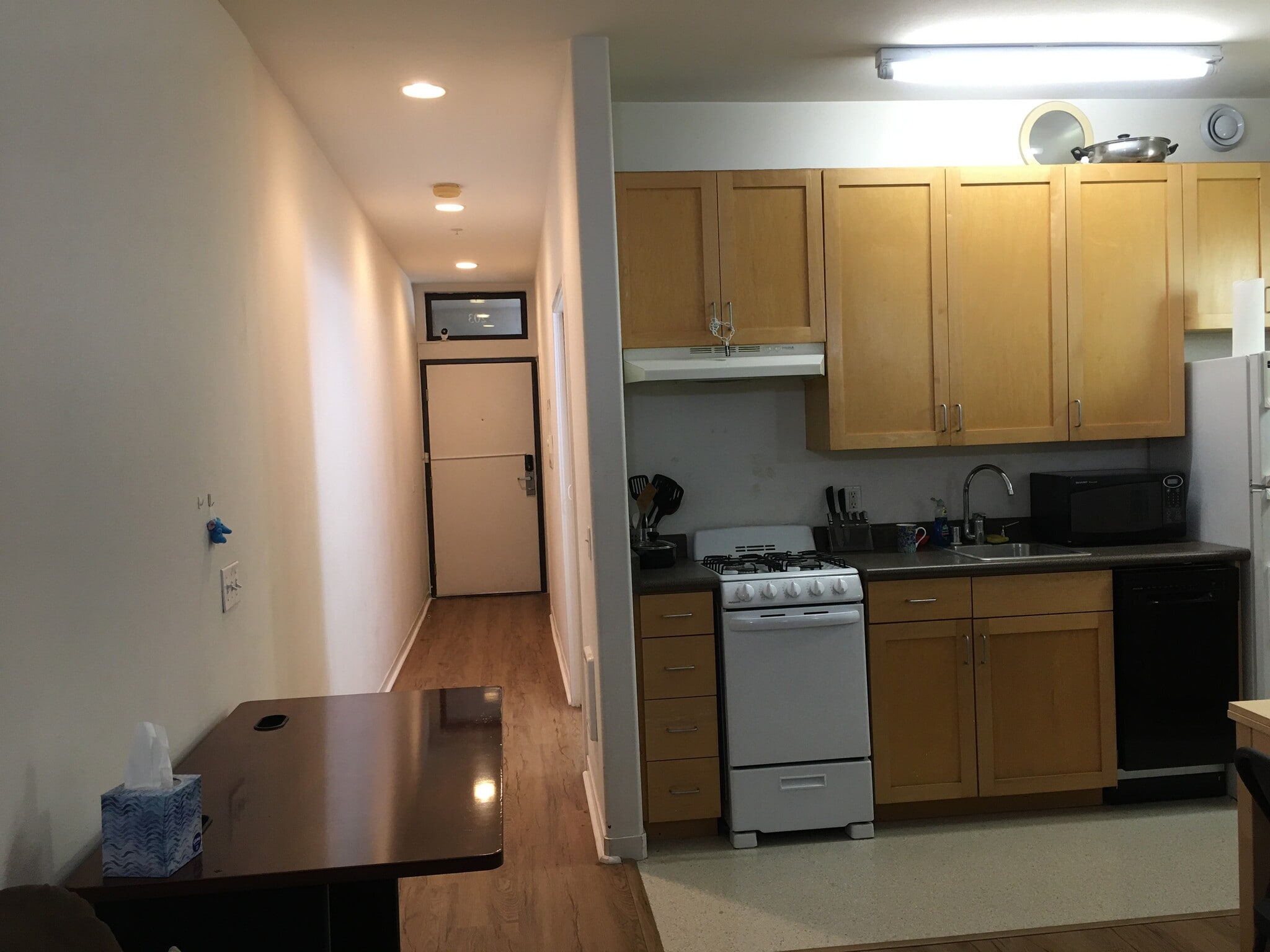Kitchen - 1801 University Ave