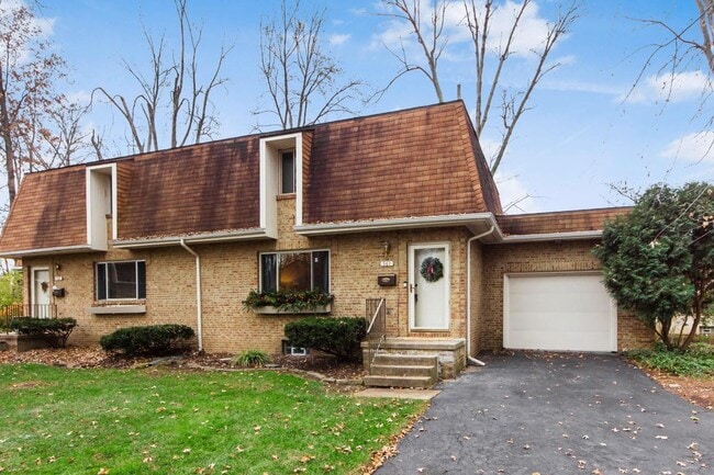 Building Photo - 361 E North St