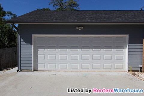 Building Photo - 1206 Deloney St