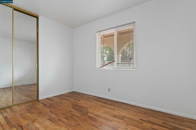 Building Photo - 2111 Shasta Dr