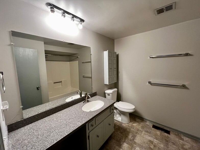 Building Photo - 3525 Redbird Trail