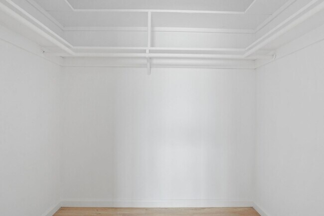 Building Photo - 519 Idaho Ave