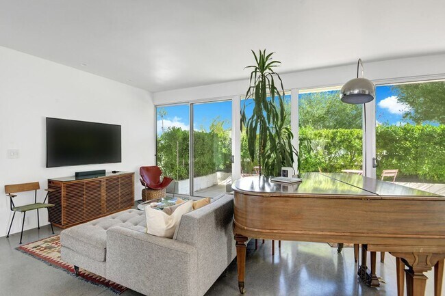Building Photo - Mid-Century Steel Oasis in Palm Springs