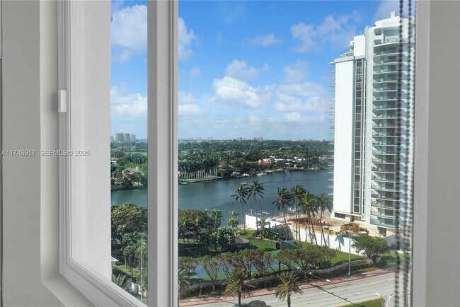 Building Photo - 5401 Collins Ave