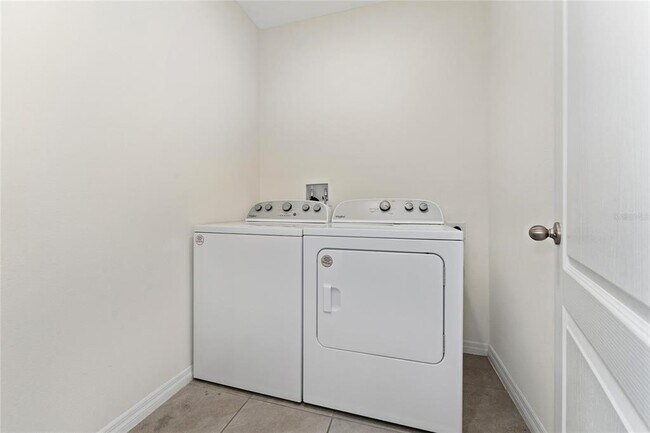 Building Photo - 1825 Juneberry St