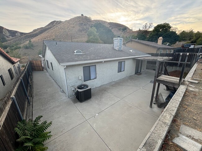 Building Photo - Cozy 3 Bedroom Home for Rent in Val Verde!