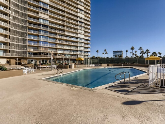Building Photo - 3111 Bel Air Dr