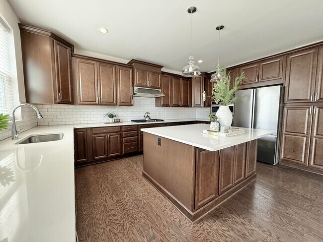 Building Photo - 6394 S Trailwoods Dr