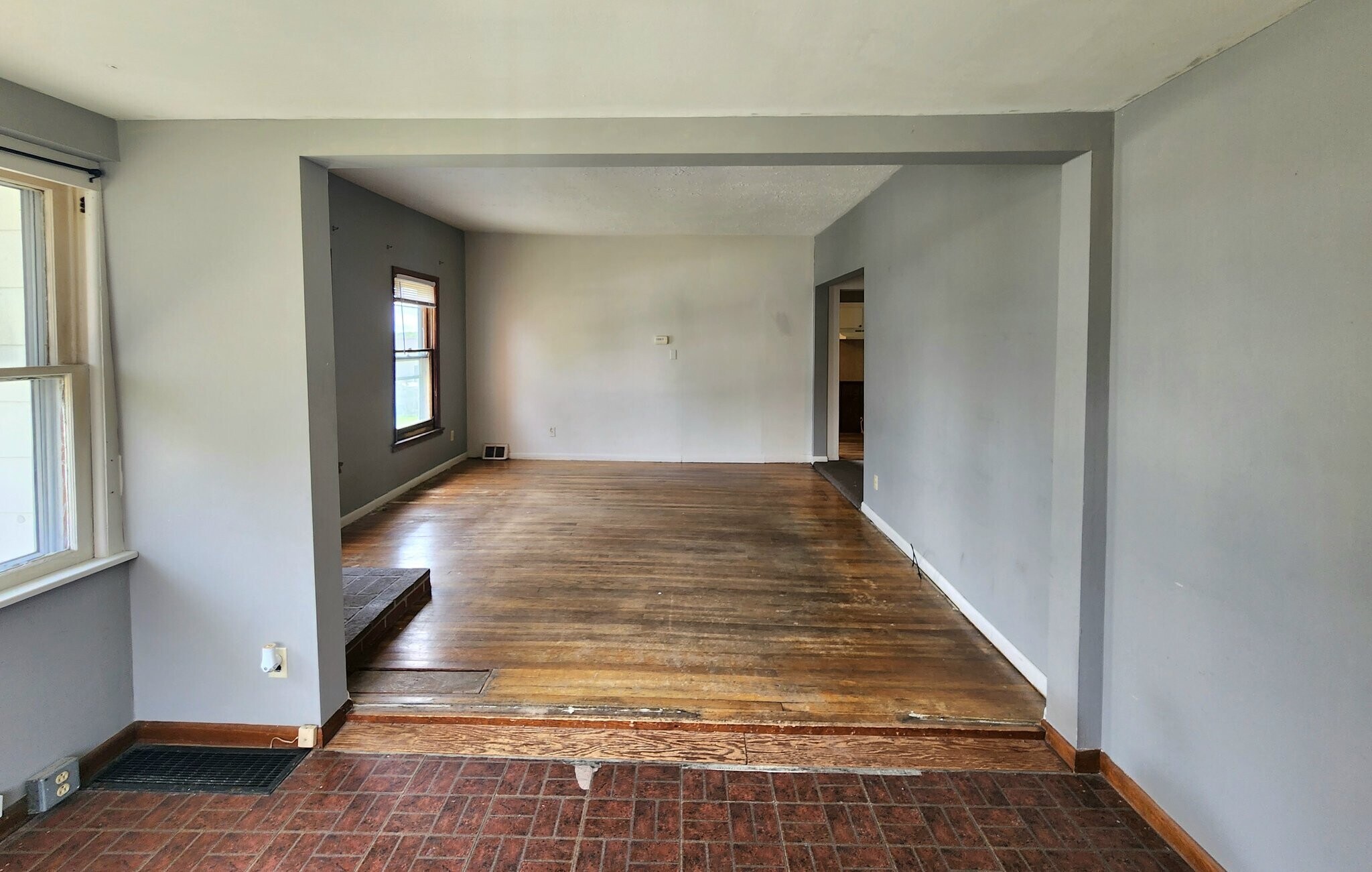 Building Photo - 62 Oak St