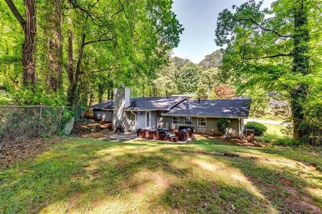 Building Photo - 3482 Scenic Dr