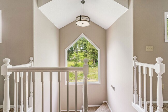 Building Photo - Private Country Living on 20 Acres in Somers