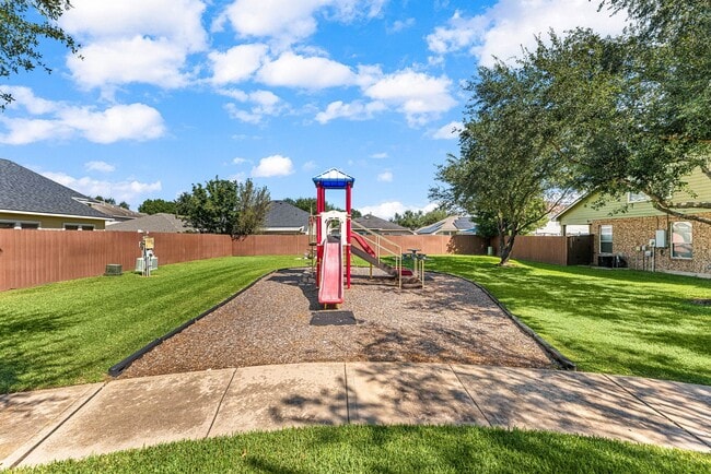 Building Photo - 5350 Brookway Dr