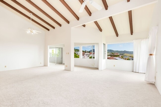 Building Photo - Mariner's Ridge SPACIOUS 4 bedroom, 3.5 ba...