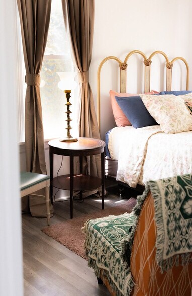 Building Photo - 2919 Elm St